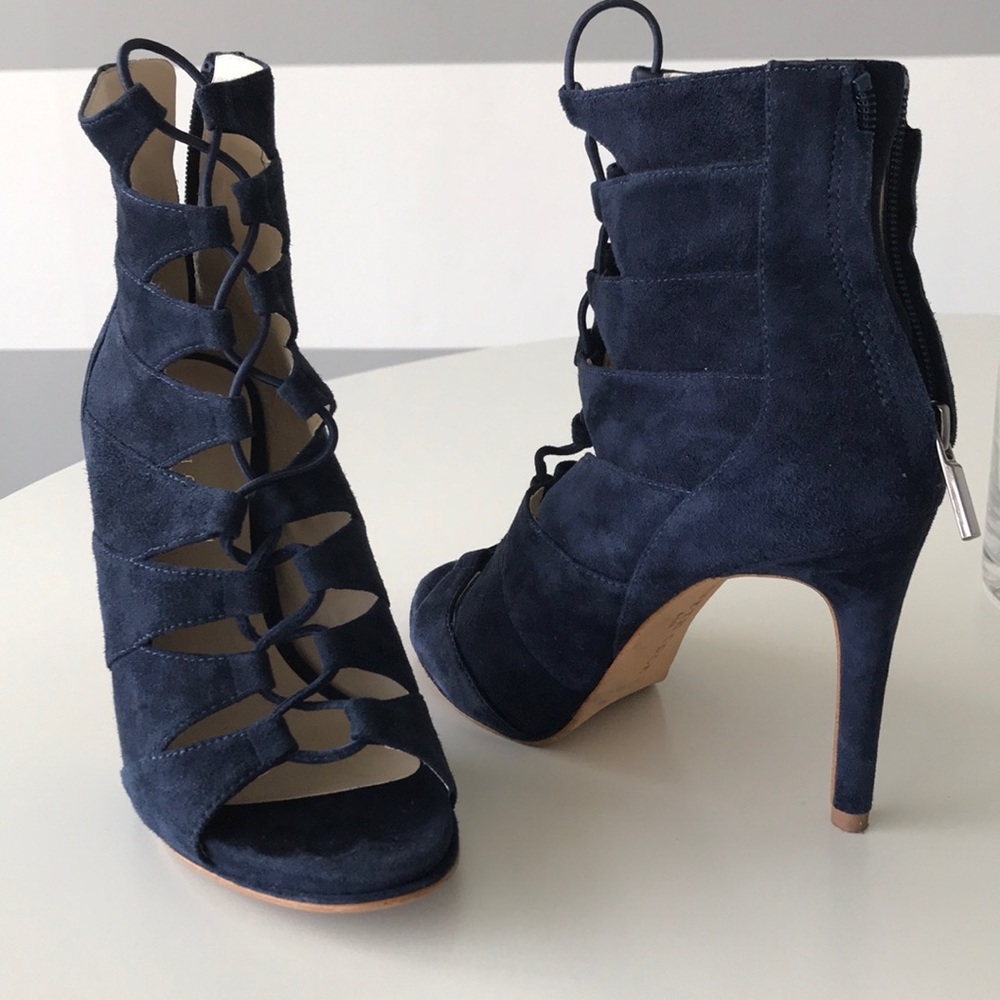 Kenneth Cole Suede lace up heel